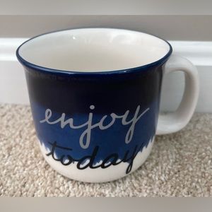 EUC Great Gatherings enjoy today blue and white Porcelain 20 ounce coffee Mug